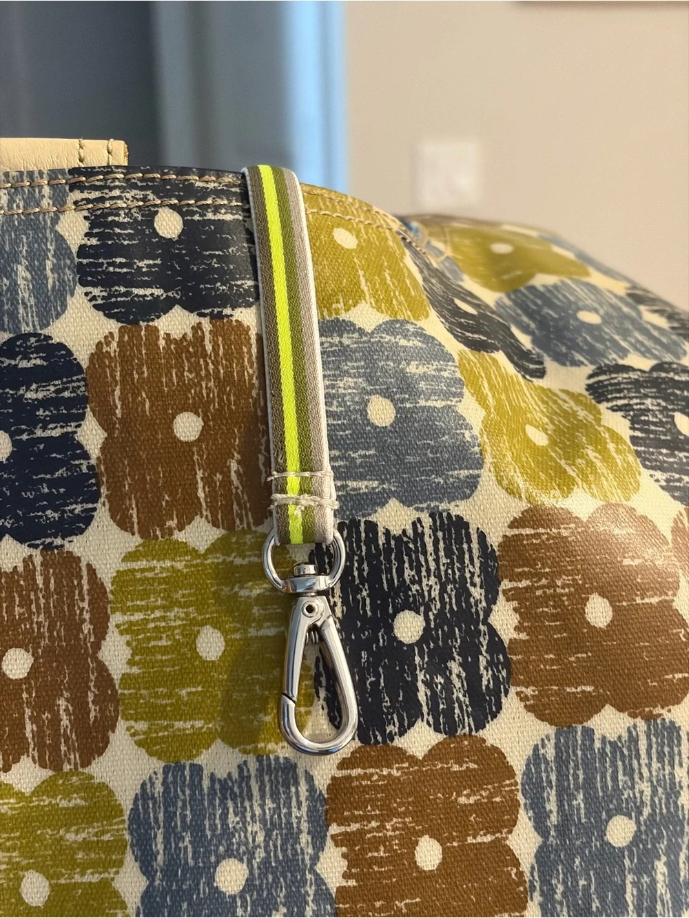 Orla Kiely Lg.  Messenger Crossbody Bag Textured Flower Moss Print Canvas Coated